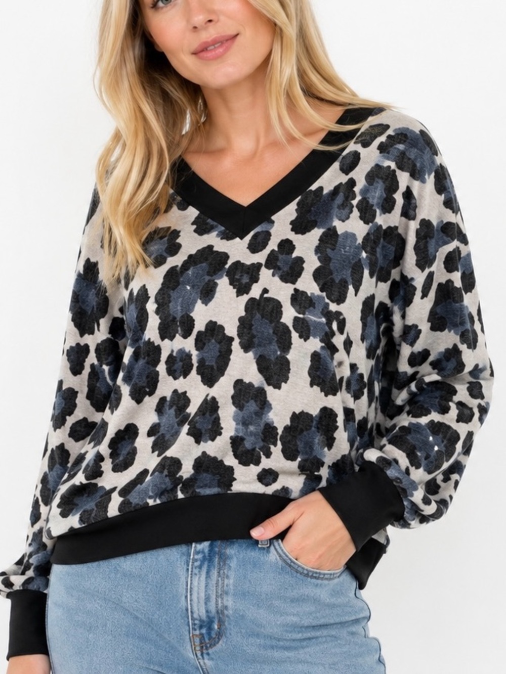 V-Neck Leopard Print Sweater in Gray and Black